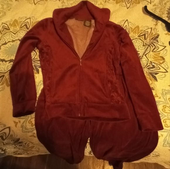 Valour Red Warm up Suit Medium - Picture 11 of 12